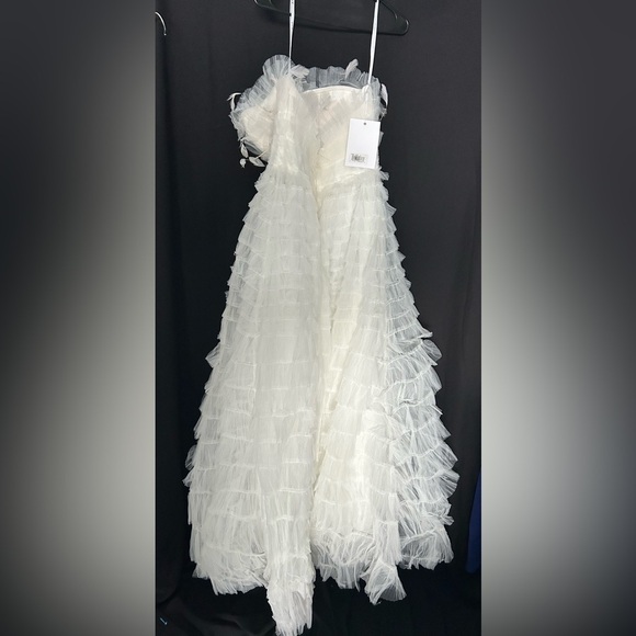 Mac Duggal 20530 NWT White Strapless Ruffle Gown with Feathers - Picture 6 of 13